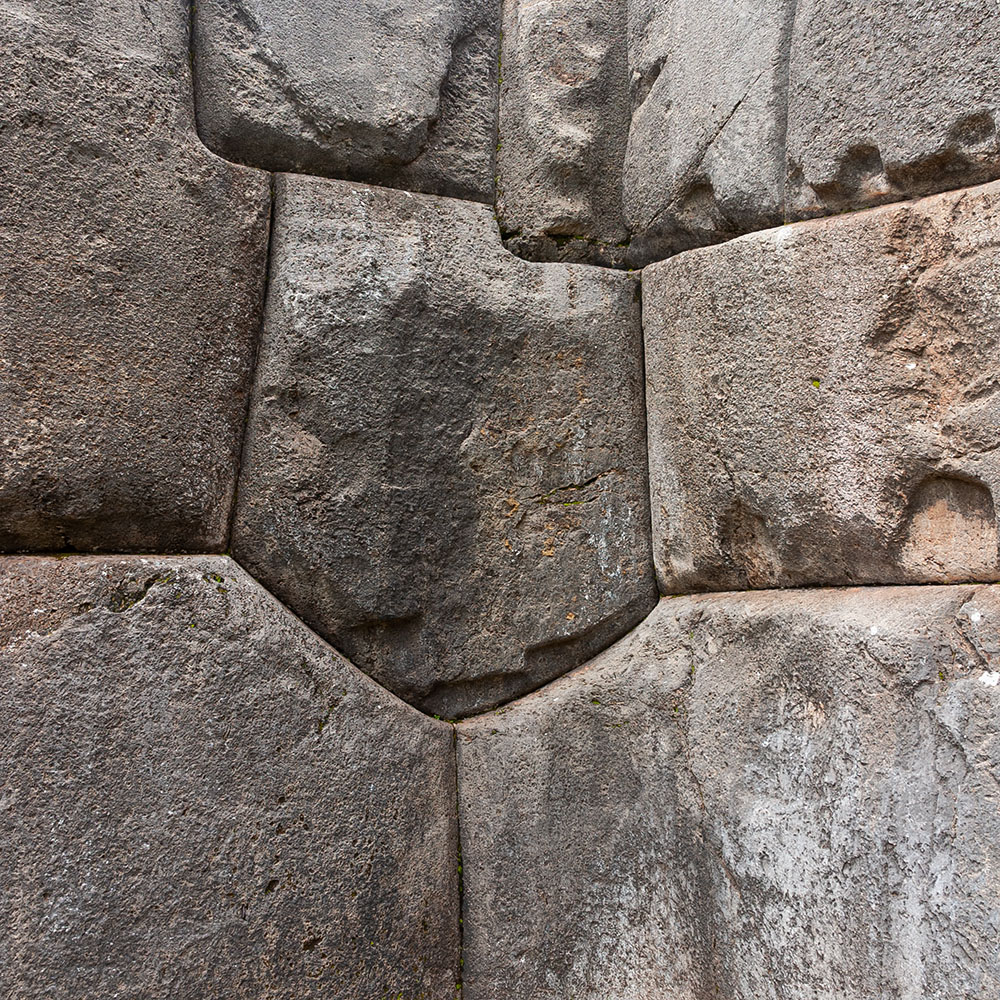 Sacsayhuaman, cuando los conquistadores llegaron su conclusión fue que el diablo los debía haber ayudado a construir esto
